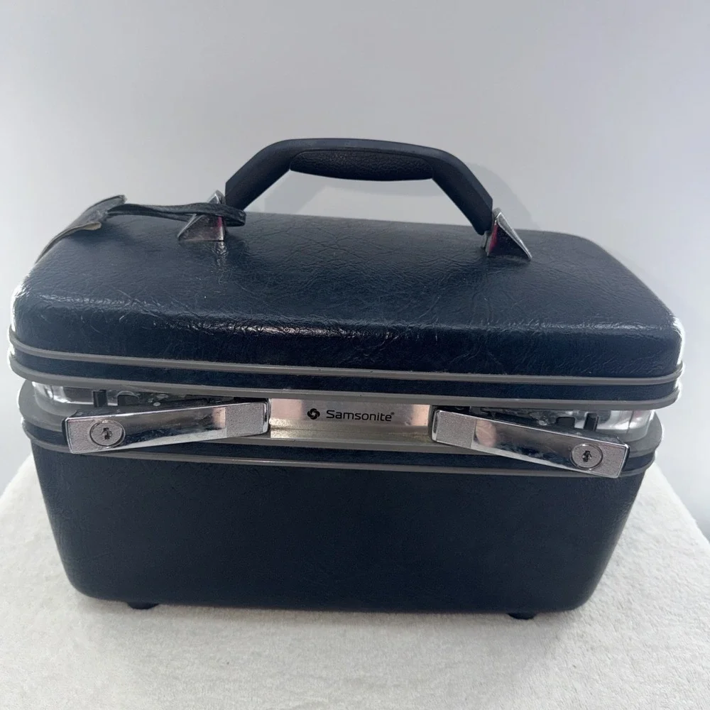 Samsonite Vanity Train Case with 2 Keys, Vintage Navy Blue With Tag Attached